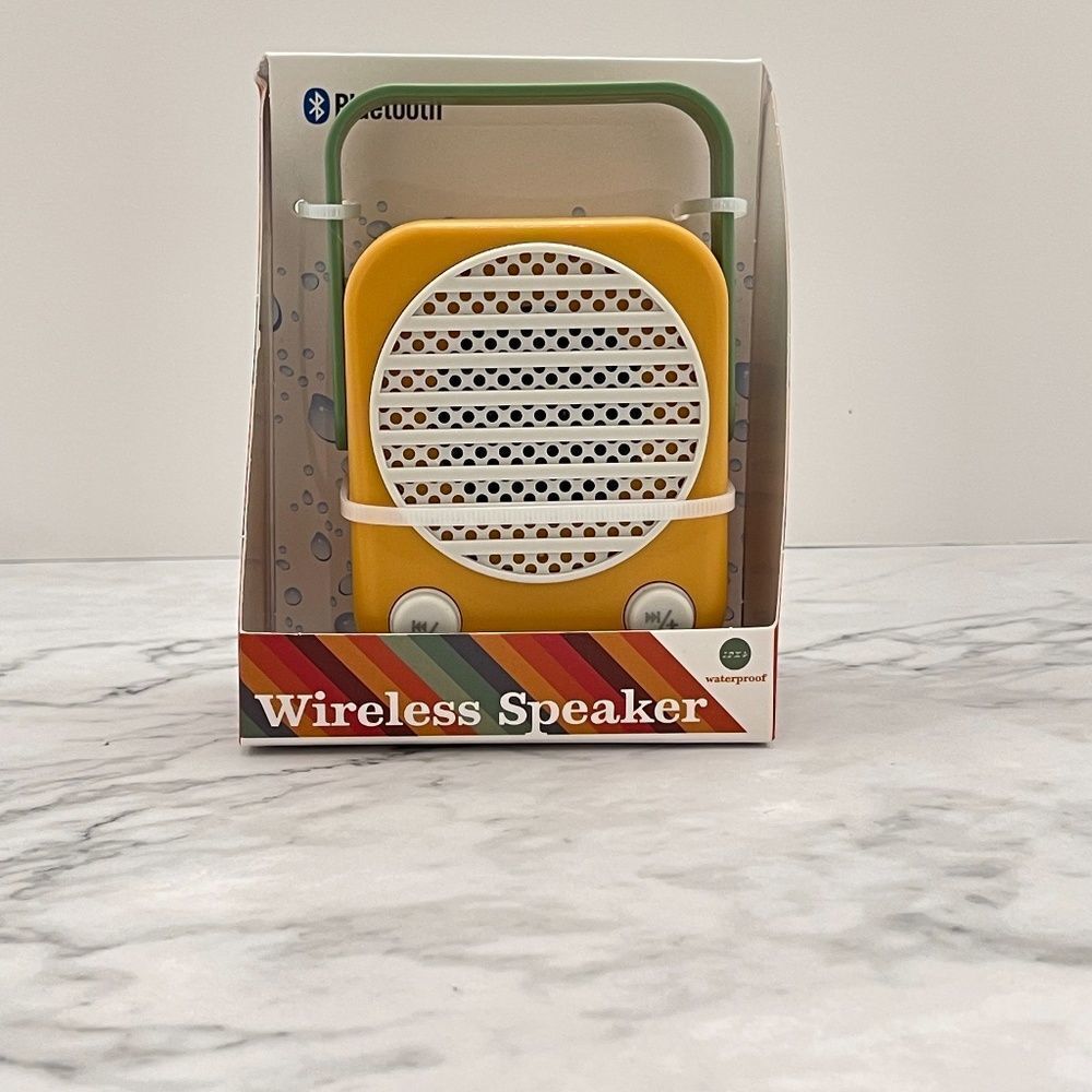 BULLSEYE PLAYGROUND WIRELESS SPEAKER NWT